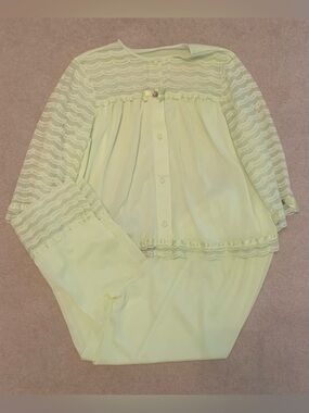 Vintage NWOT 1950s Sears Yellow Green Pajama Set Size 38 Coquette Grandmacore